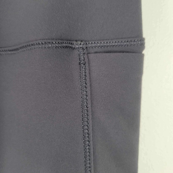 Vuori Studio Pocket Leggings 7/8 High Rise Gray Size M/L 30 X 25 Workout - Picture 7 of 7